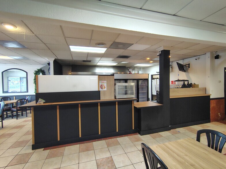 More Photos Of 8031-8041 W Sample Rd, Coral Springs Storefront For Lease