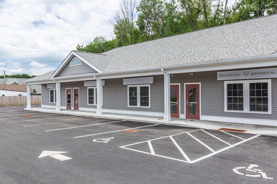 More Photos Of 294 Cowesett Ave, West Warwick General Retail For Lease
