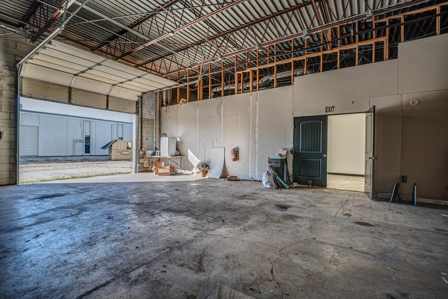 More Photos Of 1831 Industrial Blvd, Norman Service For Sale
