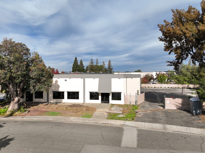 More Photos Of 106 Galli Dr, Novato Service For Sale