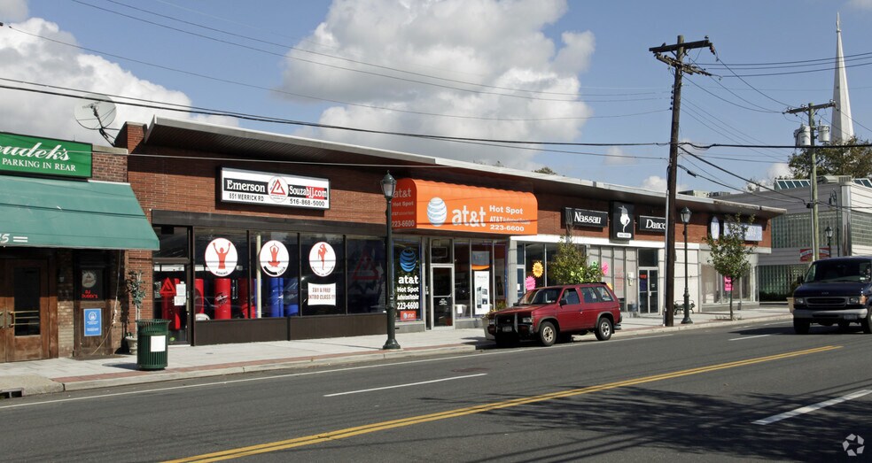More Photos Of 851 Merrick Rd, Baldwin General Retail For Sale