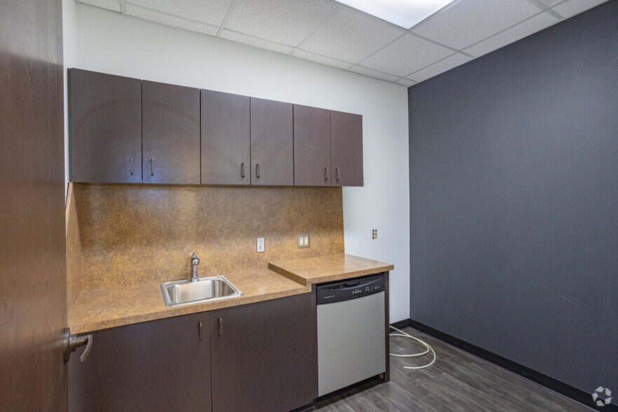 More Photos Of 14001 McAuley Blvd, Oklahoma City Medical For Sale