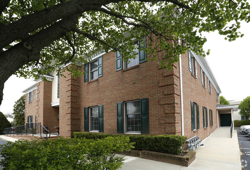 More Photos Of 600 Warren Ave, Spring Lake Office For Lease