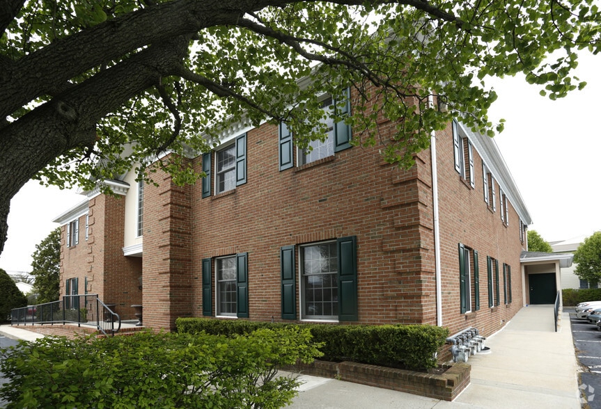 More Photos Of 600 Warren Ave, Spring Lake Office For Lease