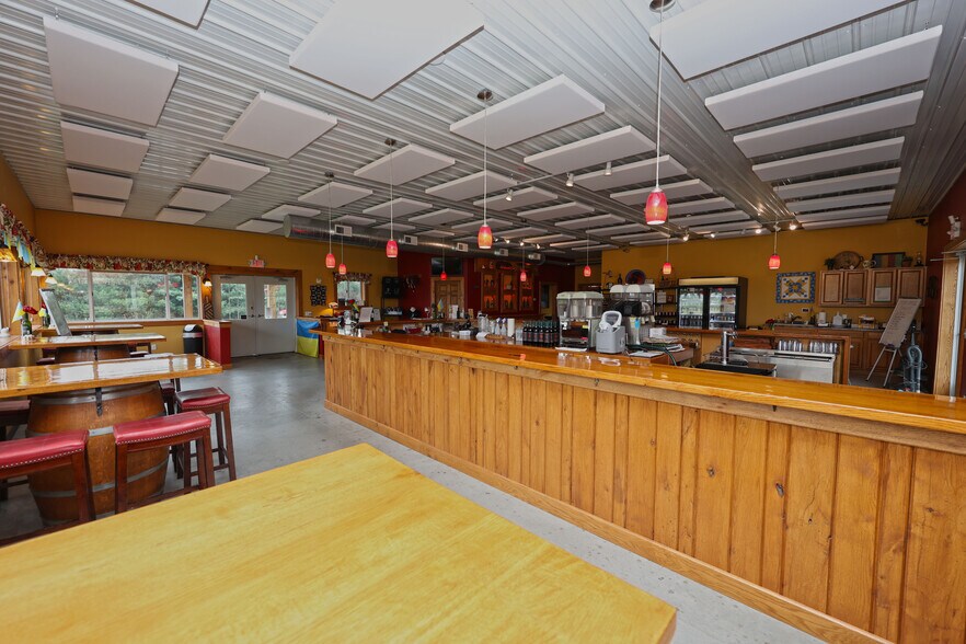 More Photos Of 7785 Hill Rd, Watervliet Specialty For Sale