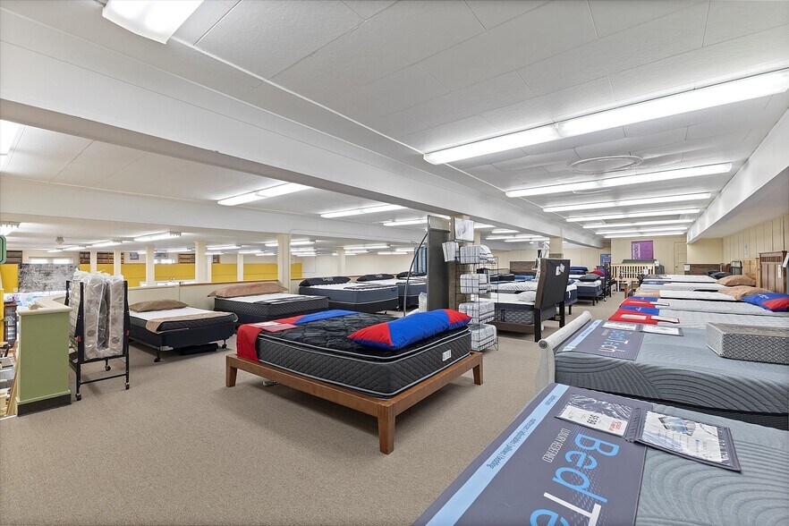More Photos Of 301 Main Ave, Tillamook General Retail For Sale