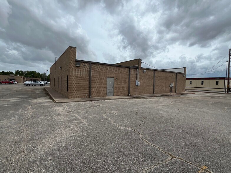 More Photos Of 302 Priest Dr, Killeen Office For Lease