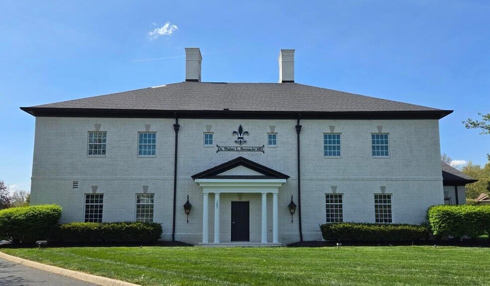 Primary Photo Of 1085 E Johnstown Rd, Gahanna Medical For Lease