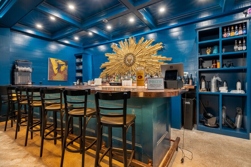 More Photos Of , Round Top Unknown For Sale