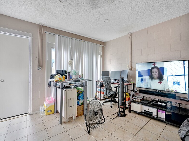More Photos Of 4124-4126 E Anaheim St, Long Beach General Retail For Sale