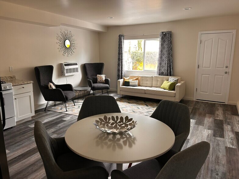 More Photos Of 3552 Front St, San Diego Apartments For Sale