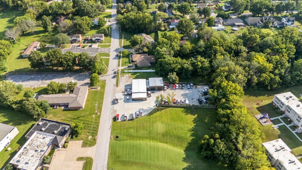 More Photos Of 404 N East St, Paola Auto Repair For Sale