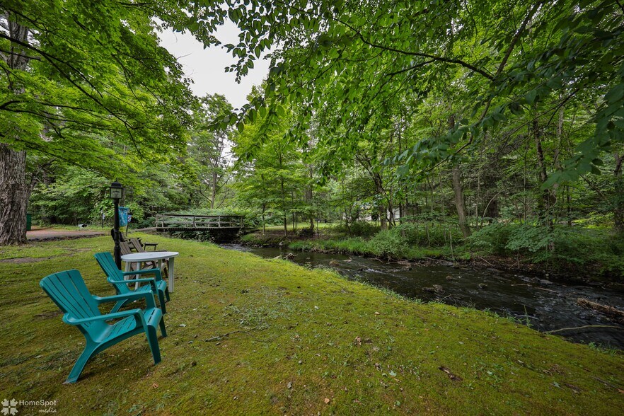 More Photos Of 2468 Route 390, Canadensis Hospitality For Sale