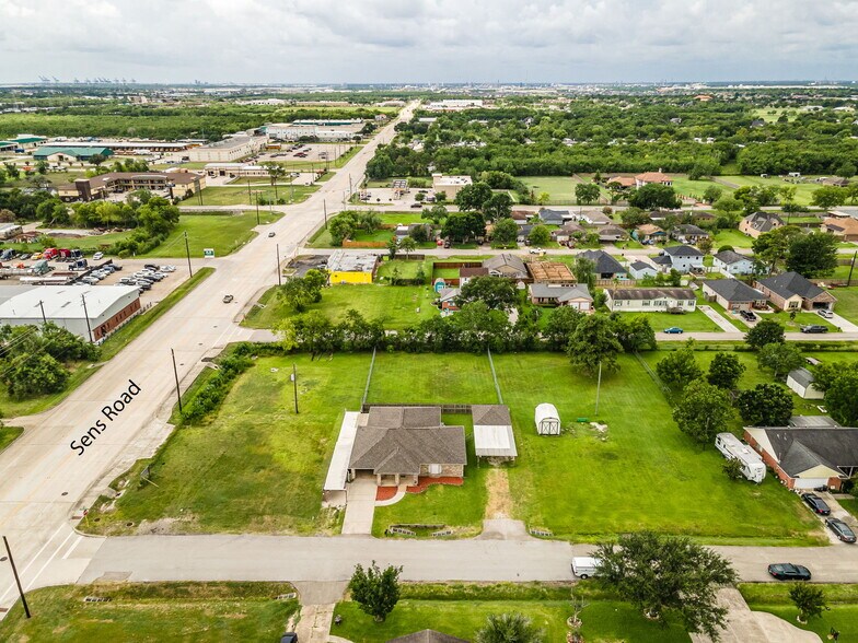 More Photos Of 11820 Plainbrook St, La Porte Specialty For Sale