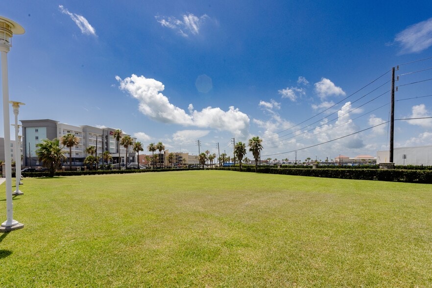 More Photos Of 6444 Central City Blvd, Galveston Rehabilitation Center For Sale