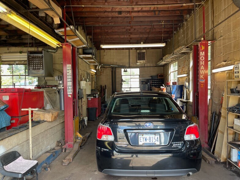 More Photos Of 2400 Ligonier St, Latrobe Auto Repair For Sale