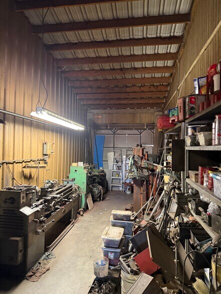 More Photos Of 950 Western Knolls Ave, Beaumont Industrial For Sale