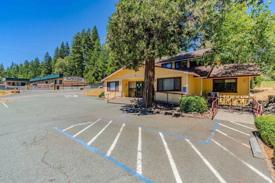 More Photos Of 26395 Buckhorn Ridge Rd, Pioneer Bank For Sale