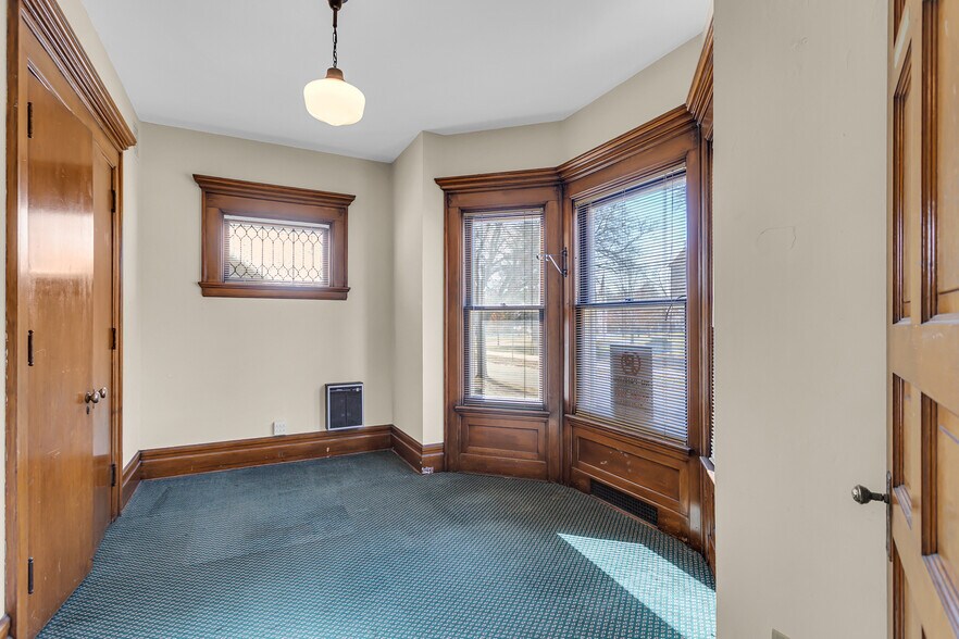 More Photos Of 601 S Jackson St, Jackson Office For Sale