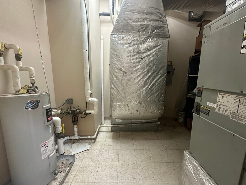 More Photos Of 645 Lucy Black Rd, Bolivar Office Residential For Sale