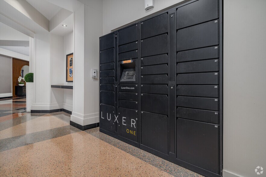 More Photos Of 100 N Santa Rosa St, San Antonio Apartments For Lease