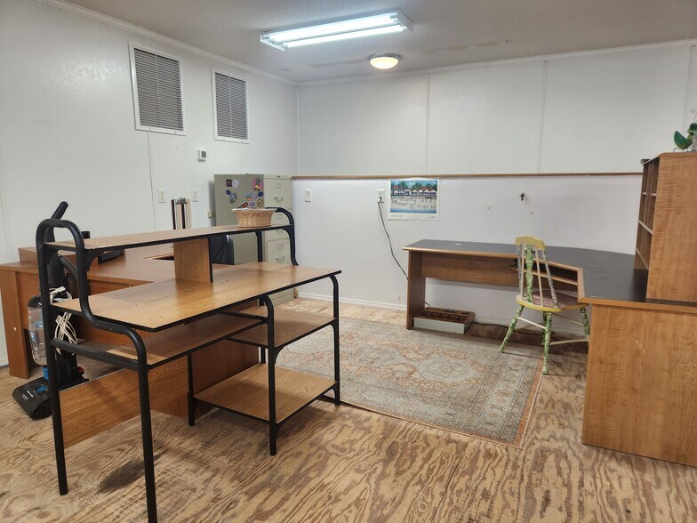 More Photos Of 102 Redfern Vlg, St Simons Island General Retail For Lease