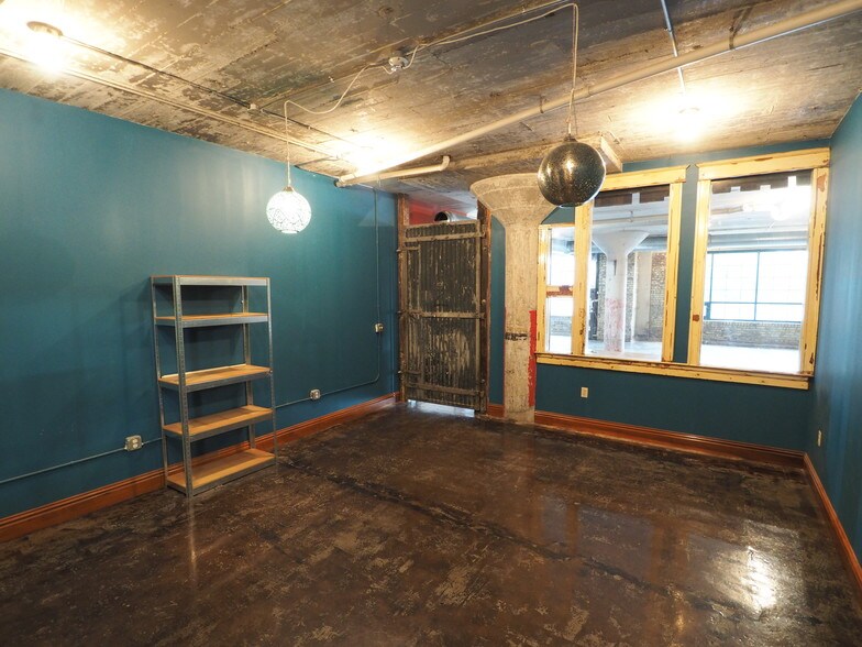 More Photos Of 2400 S Jefferson Ave, Saint Louis Office For Lease