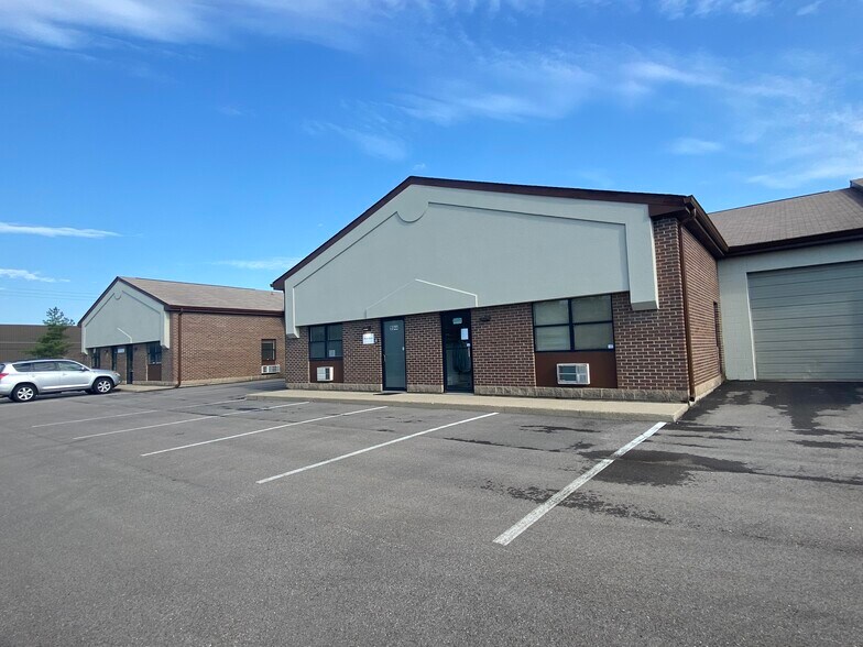 More Photos Of 9840-9866 Crescent Park Dr, West Chester Light Manufacturing For Lease