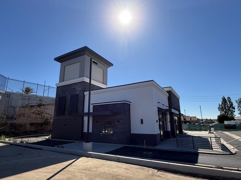 More Photos Of 2095 E Orangethorpe Ave, Placentia Fast Food For Lease