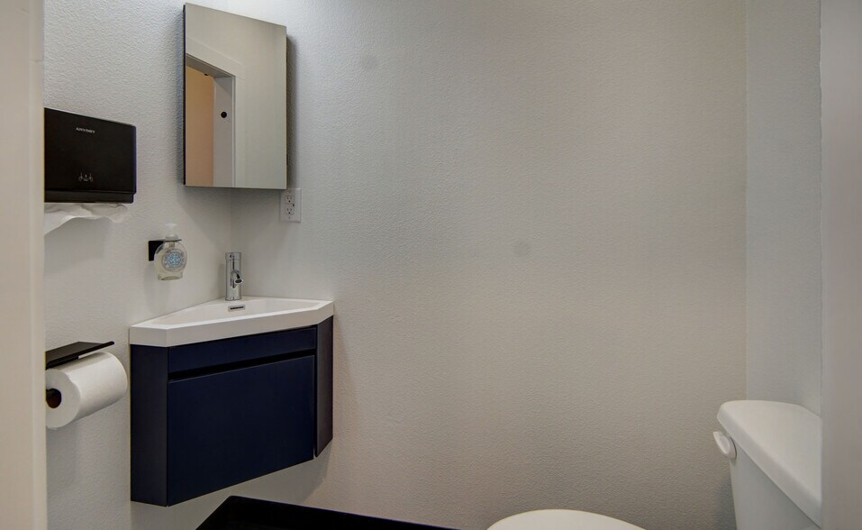 More Photos Of 4300 Burleson Retta Rd, Burleson Flex For Sale