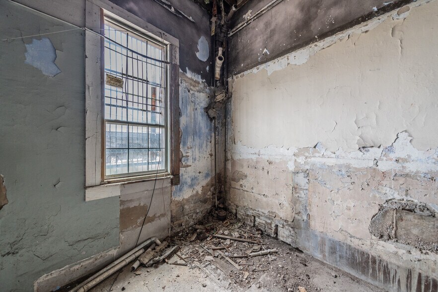 More Photos Of 1405 S Flores St, San Antonio Hospitality For Lease