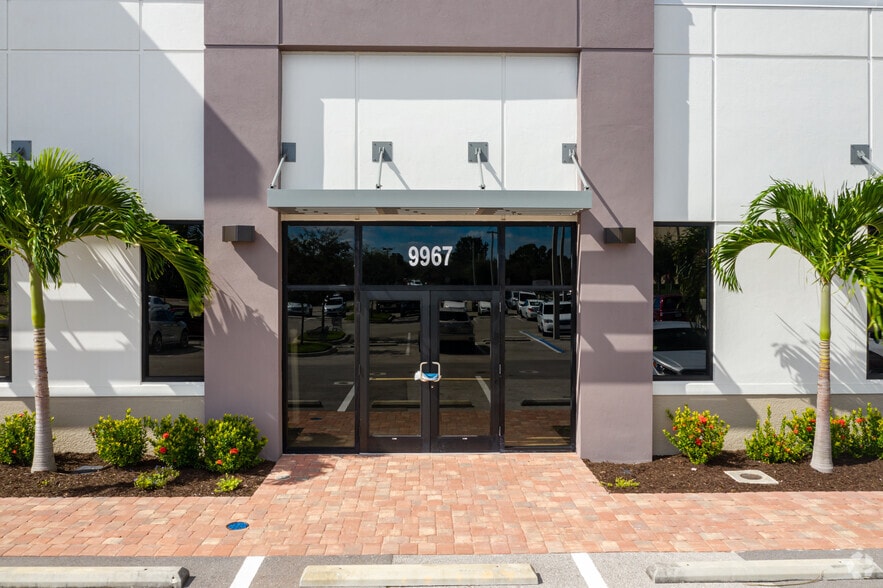 More Photos Of 9967 Triangle Blvd, Naples Freestanding For Sale