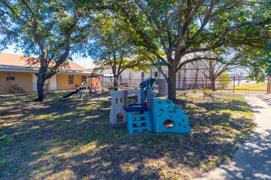 More Photos Of 906 Trimmier Rd, Killeen Religious Facility For Sale