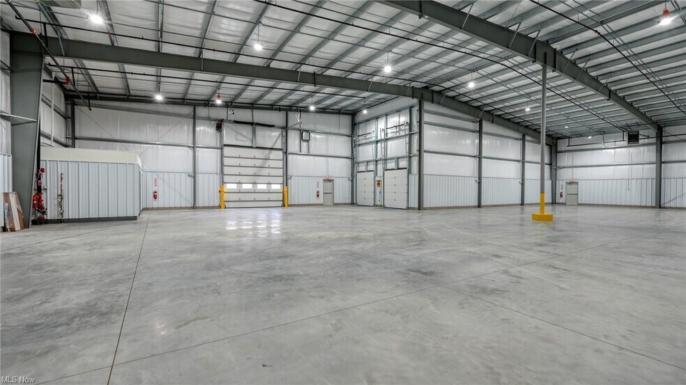 More Photos Of 703 Woodlawn Ave, Cambridge Warehouse For Lease