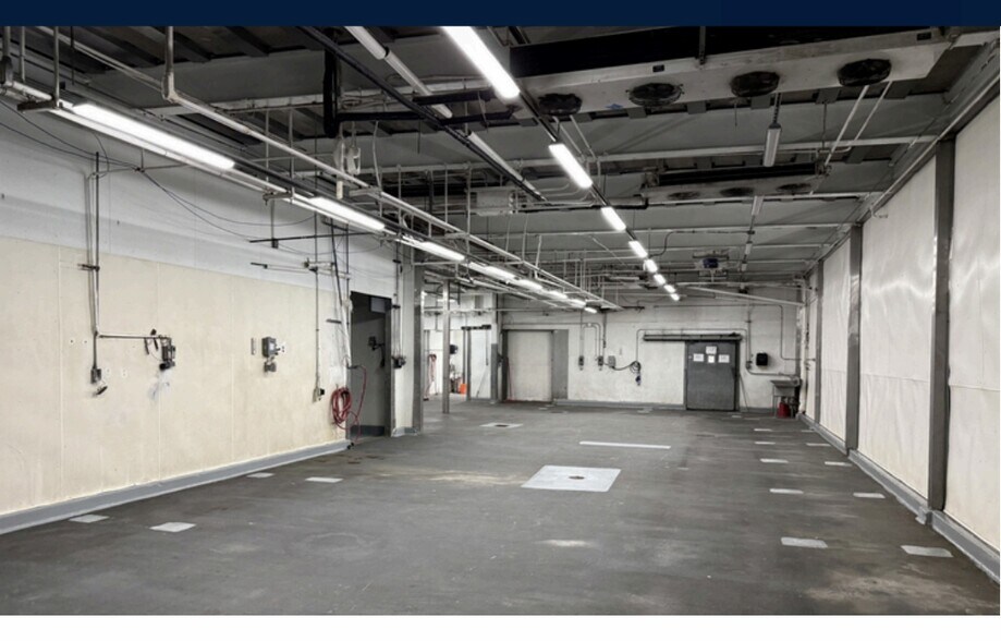 More Photos Of 2150 W Carroll Ave, Chicago Food Processing For Lease