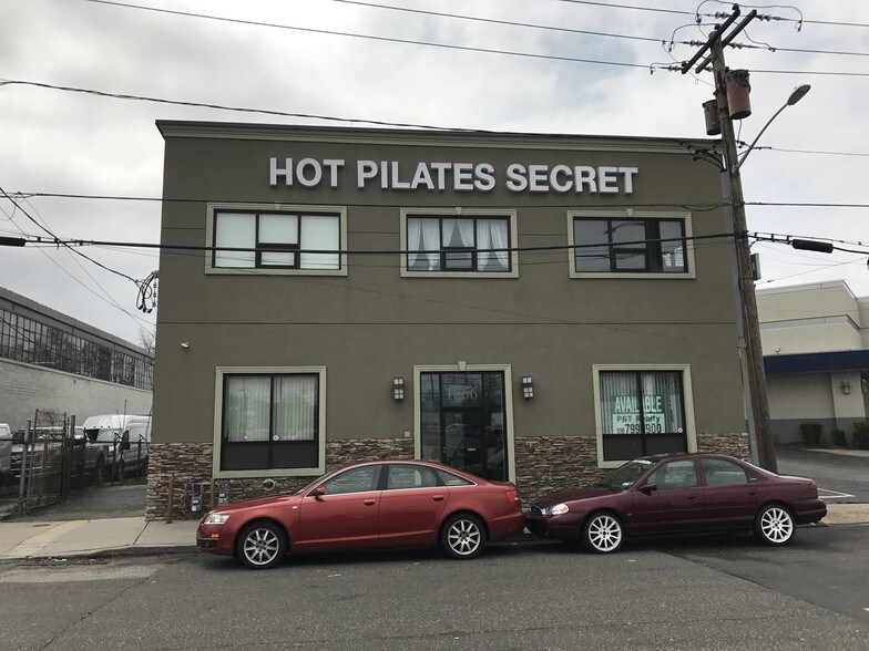 More Photos Of 1866 Seaford Ave, Wantagh Office For Sale