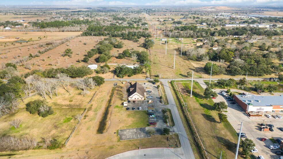 More Photos Of Steele Rd & Clifford St, Alvin Land For Sale