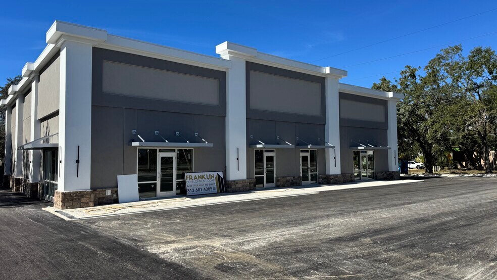 More Photos Of 11210 N 30th St, Tampa Storefront Retail Office For Lease