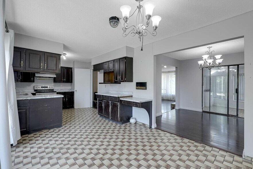 More Photos Of 9509 152 St, Surrey Daycare Center For Lease