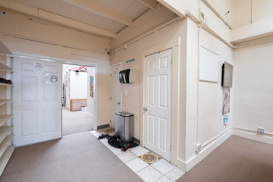 More Photos Of 4820 International Blvd, Oakland General Retail For Sale