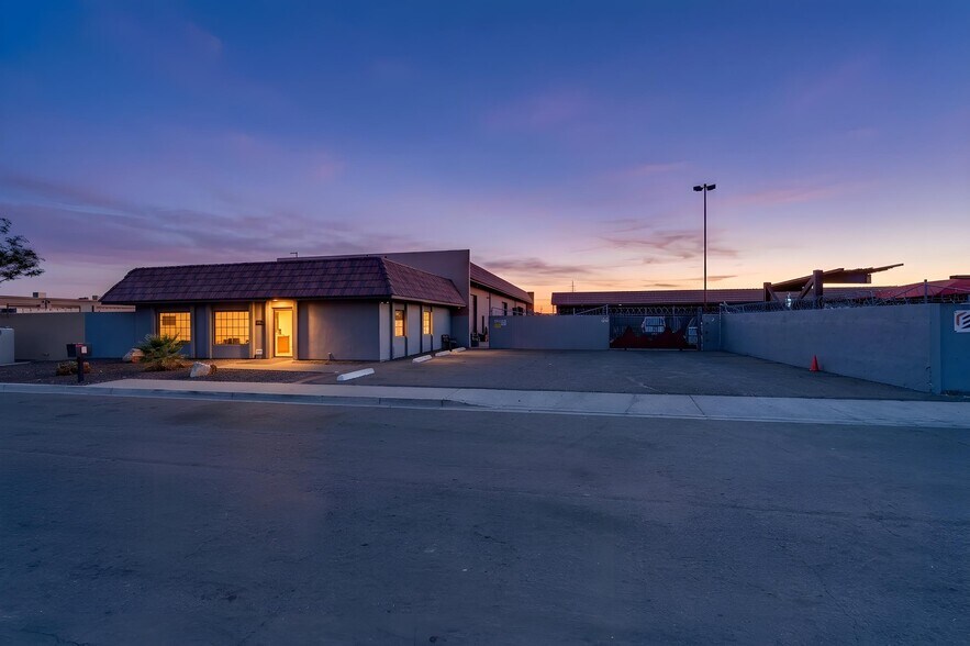 More Photos Of 7828 N 68th Ave, Glendale Warehouse For Sale