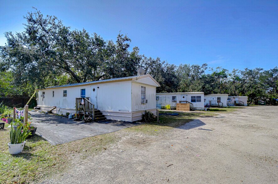 More Photos Of 425 18th St SE, Ruskin Manufactured Housing Mobile Home Park For Sale