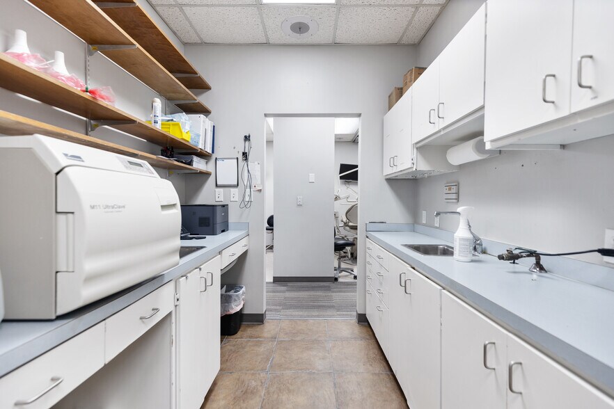 More Photos Of 5676 W Skelly Dr, Tulsa Medical For Sale