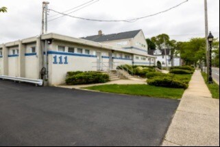 More Photos Of 111 Carleton Ave, Islip Terrace Medical For Lease
