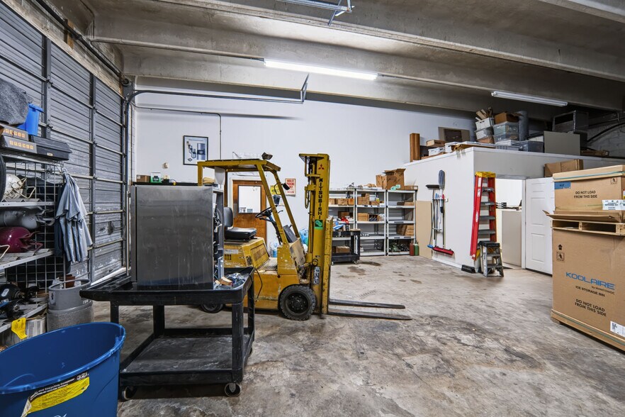 More Photos Of 2422 N Military Trl, West Palm Beach Warehouse For Sale