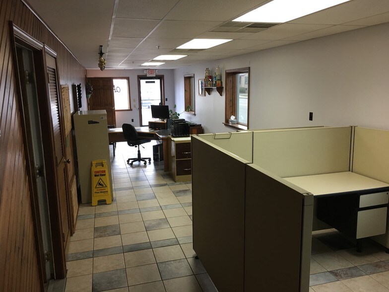 More Photos Of 1441 Central Ave, Columbus Auto Repair For Lease