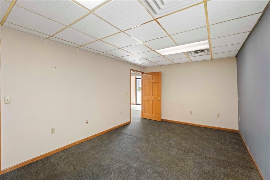 More Photos Of 200 & 204 W Main St, Waunakee Storefront Retail Residential For Sale