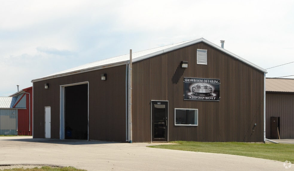 Primary Photo Of 1710 Calaway Dr, Green Bay Service For Lease