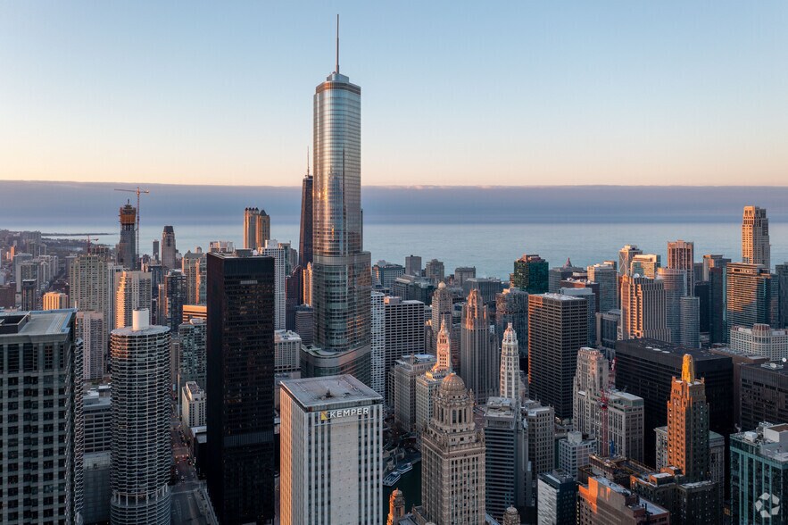 More Photos Of 77 W Wacker Dr, Chicago Office For Lease