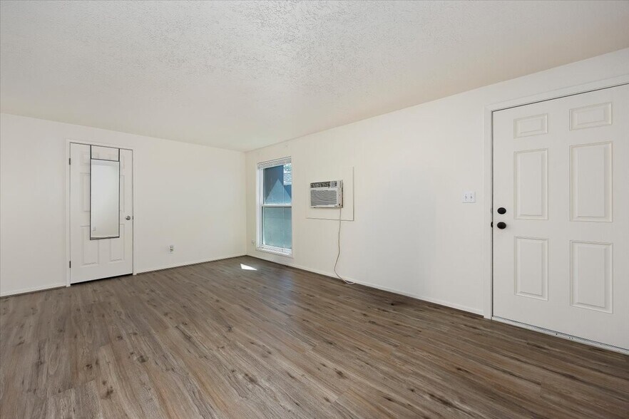 More Photos Of 1625 Shoup Ave E, Twin Falls Apartments For Sale